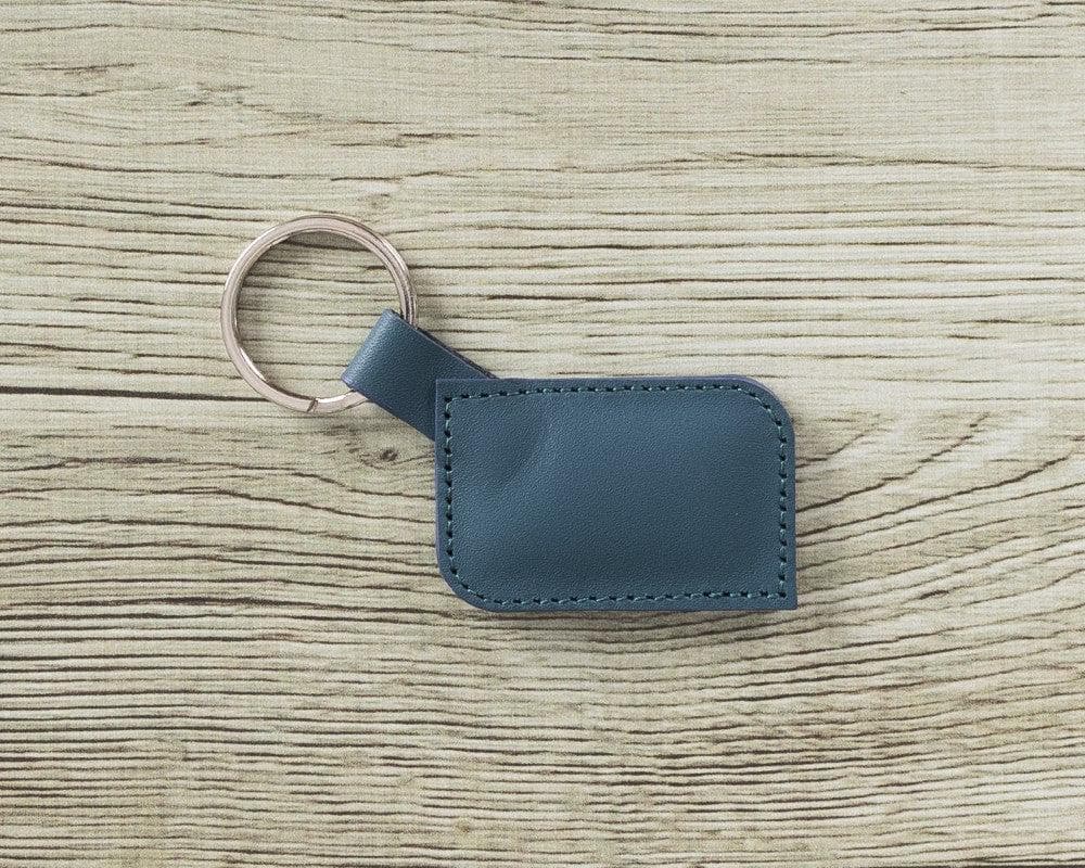 handmade-leather-keyring-with-durable-metal