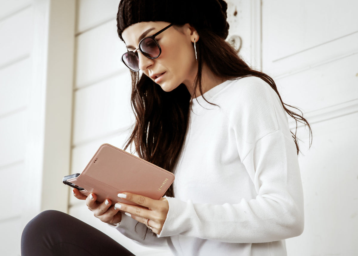 What Makes Customized Leather iPhone Cases Luxurious?