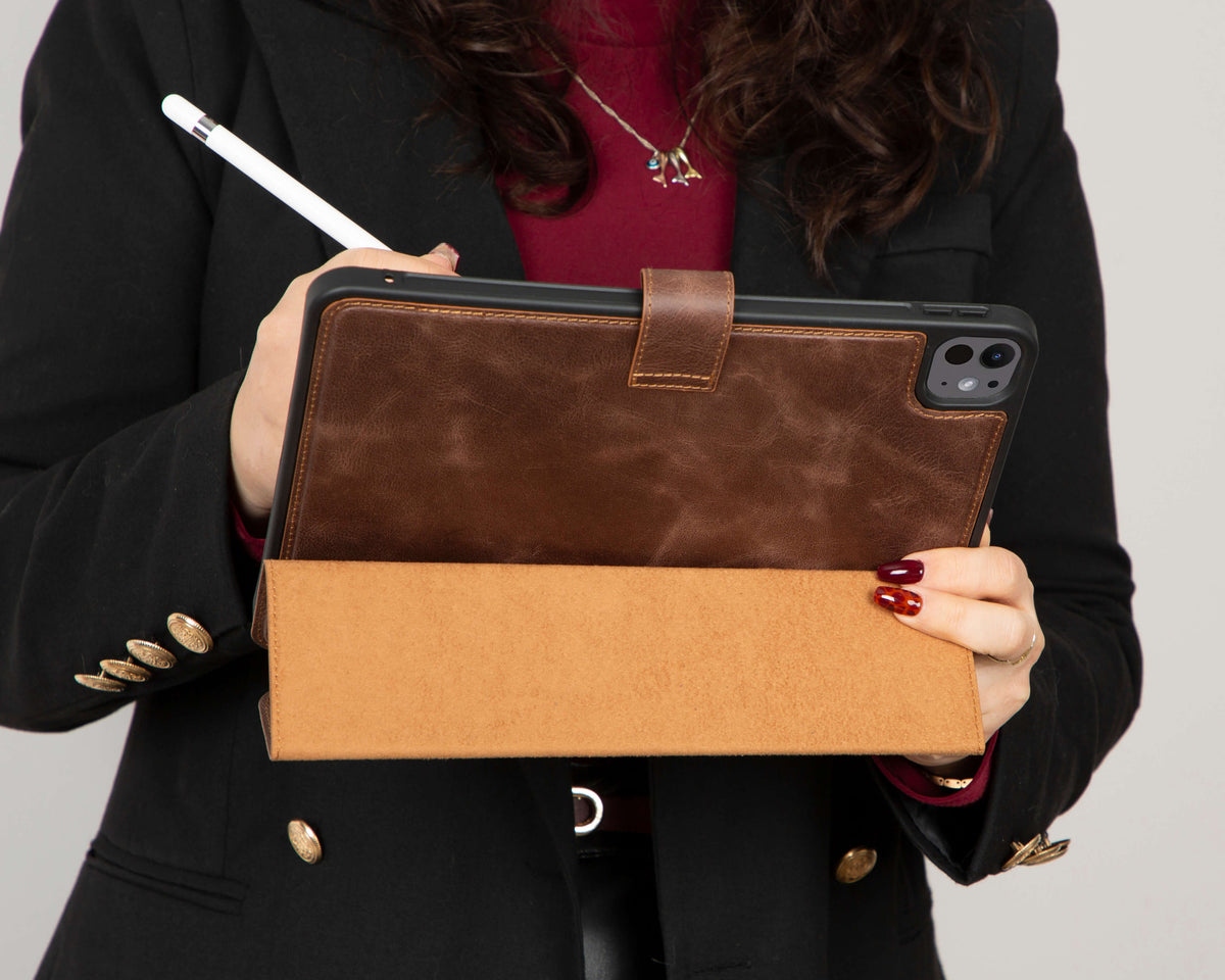 Trigon iPad Pro 11" (2024) Leather  Case