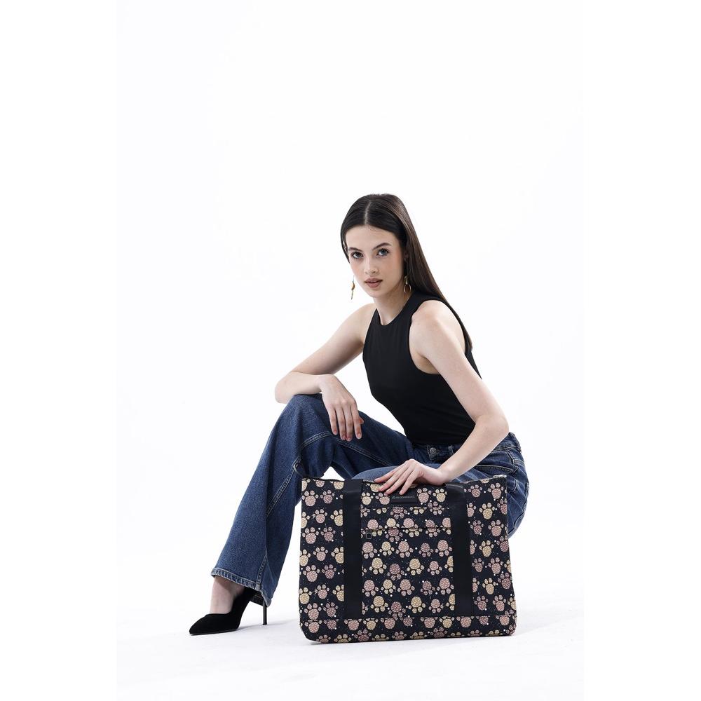 Eco-friendly cruelty-free tote bag with 30L capacity and long strap